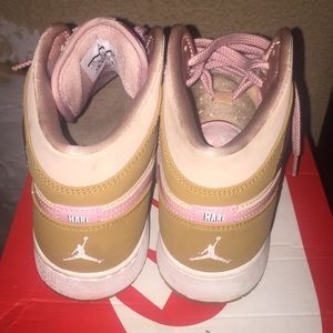 Retro 1 Jordan Lola bunny sneakers